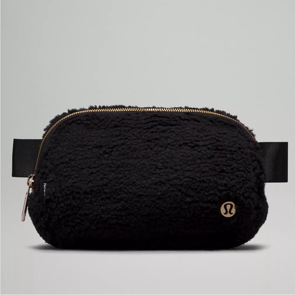Everywhere Belt Bag Lululemon - black fuzzy